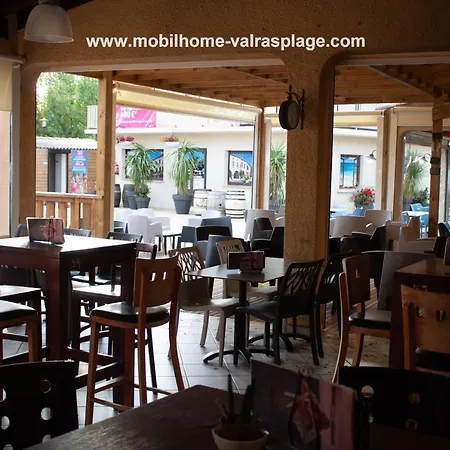 Mobil 8 Places Kemping